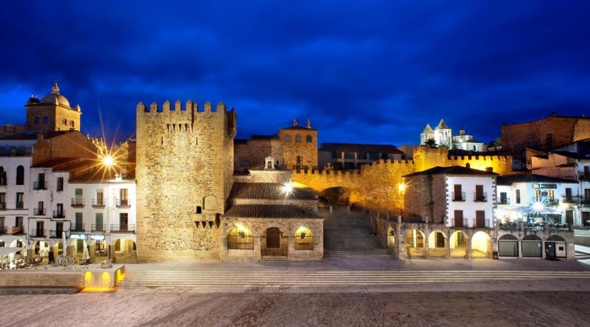 Apto La Almena 2 Junto A Plaza Mayor,2 Habitaciones,Parking Gratuito Caceres Exterior photo